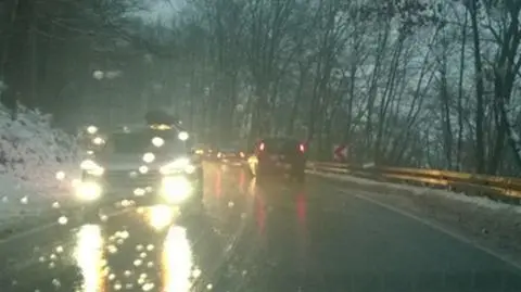 "Totalne oblodzenie", "szklanka". Wasze drogowe relacje