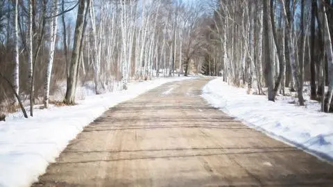 Warunki będą zmienne. Miejscami śnieg, miejscami ostre słońce