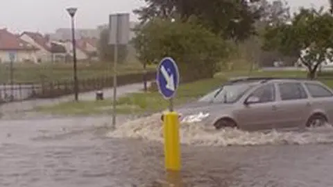Burza zalała Gdańsk. Ulice zamieniły się w rwące potoki