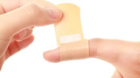 Dlaczego skaleczenie się kartką tak bardzo boli