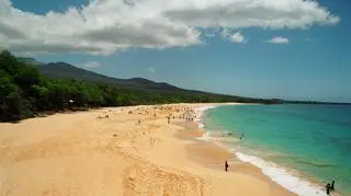 Wybrzeże wyspy Maui w ciągu roku zmniejszyło się o 13 cm