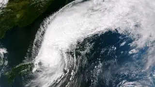 Typhoon Man-yi uchwycony przez satelitę Suomi 