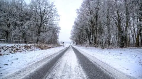 Niebezpiecznie ślisko za sprawką śniegu