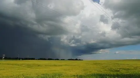 Upalnie, pojawią się burze