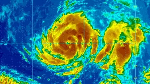 Ophelia sunie w kierunku Europy. Może stać się huraganem