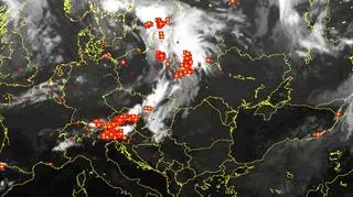 Burze oznaczone plusami