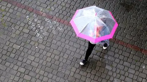 Prawie w całej Polsce będzie przelotnie padało. Lokalnie zagrzmi 
