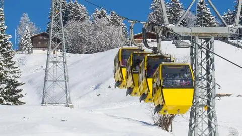 Włoskie i francuskie Alpy słoneczne