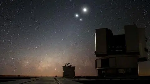 Koniunkcja Wenus i Jowisza nad terenem Europejskiego Obserwatorium Południowego (ESO) w Paranal