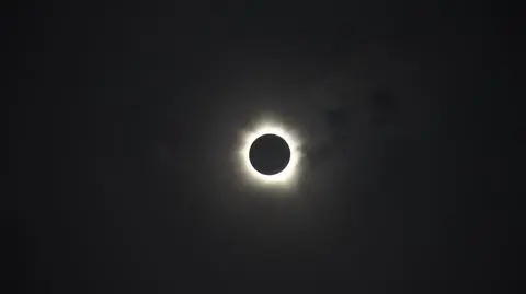 Trzy zaćmienia zamiast jednego. Zobacz, co "widział" satelita