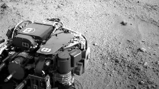 Łazik sunie na górę Sharpa