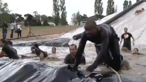 Tysiące uczestników wzięło udział w wyścigu The Mud Day