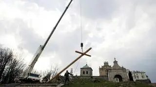 Nowy krzyż w klasztorze na Świętym Krzyżu zostanie poświęcony w Wielki Piątek