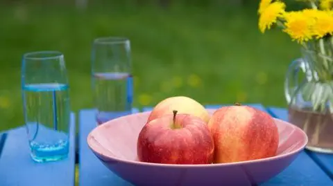 Dobry dzień na grilla na tarasie