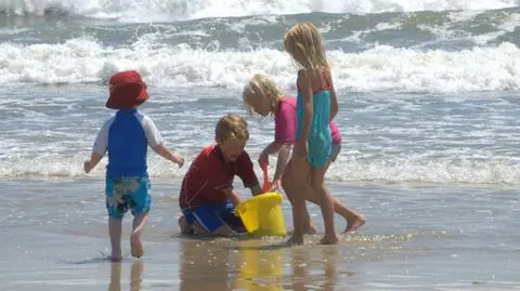 Tysiące dzieci będą zbierać śmieci na koloniach