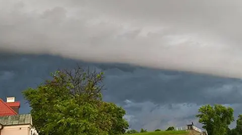 Burzowe chmury nad Zamościem