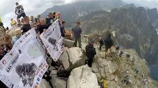 Morderczy triathlon zakończony