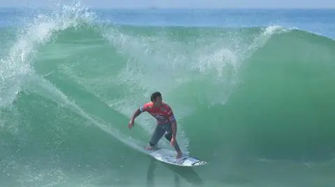 Portugalia gwarantuje surferom wysoką falę