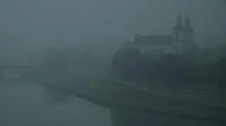 Kraków okryła gęsta poranna mgła