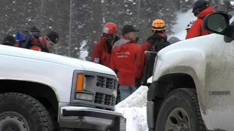 Lawina porwała sześciu snowboardzistów. Jeden wydostał się spod śniegu