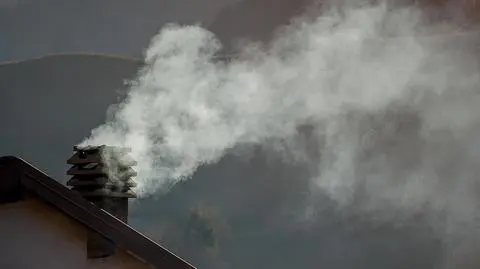Poziom zanieczyszczeń poszybował w górę. Smog dusi prawie całą Polskę