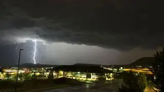 Spektakl piorunów na niebie w Denver