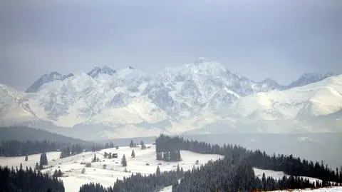 Zmroziło Tatry. Zagrożenie lawinowe zmalało
