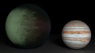 Kepler-7b (po lewej) ma średnicę 1,5 raza większa od średnicy Jowisza (po prawej)
