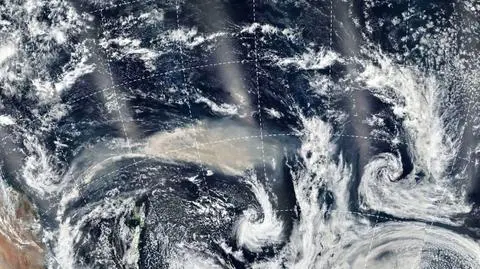 Pyły dostały się do stratosfery