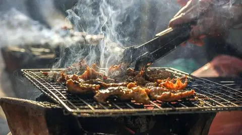 Grill może szkodzić także przez skórę