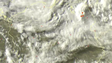 Wyładowania atmosferyczne oznaczono plusami (sat24.com)