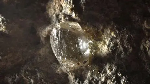 Diament robi się "lżejszy" na słońcu
