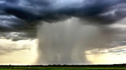 Eksperci o zmianach klimatu: coraz więcej ulew i powodzi błyskawicznych