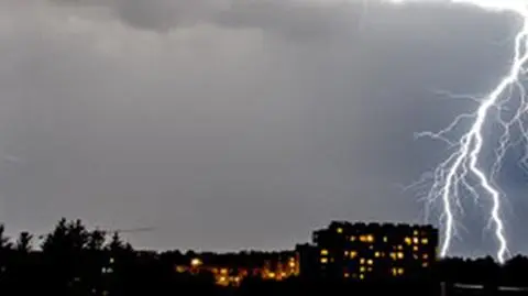 Po nawałnicach w nocy zagrzmiało. "Niesamowity spektakl na niebie"