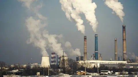 Emisja CO2 wciąż rośnie. "Podsycamy ogień, mając środki do jego gaszenia"