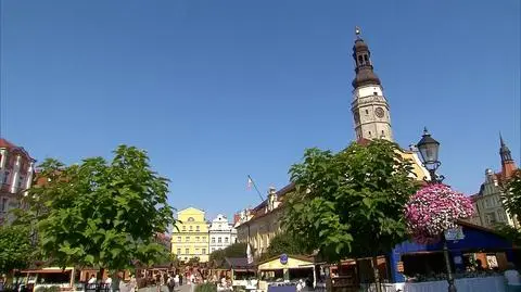 Ceramiczne szaleństwo w Bolesławcu. "Ludzie się malują, przebierają"