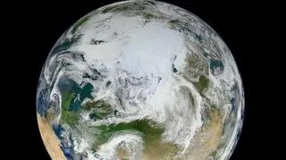 Geograficzny Biegun Północny widziany z satelity