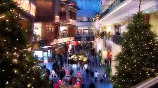Centra handlowe przed świętami cieszą się dużą popularnością
