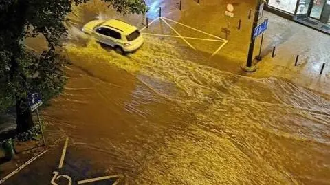 Gdańsk i Zielona Góra podtopione, spektakl piorunów w Szczecinie