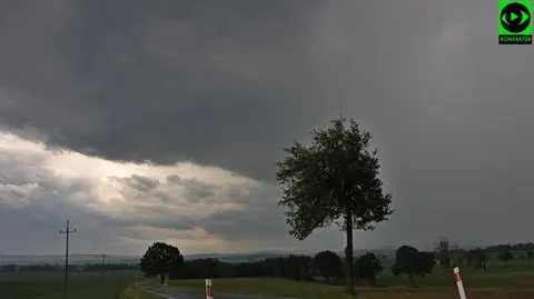 Burzowe chmury dotarły nad Dolny Śląsk