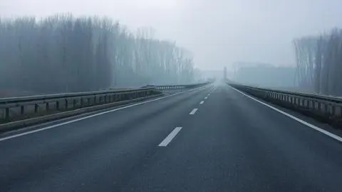 Deszcz, mżawka i lokalne mgły mogą utrudniać jazdę