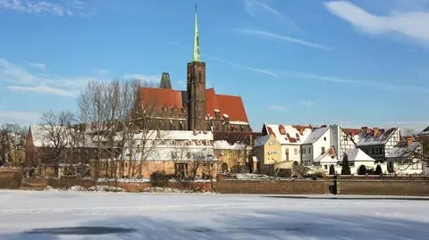 Na Dolnym Śląsku nie przestaje sypać. "Słabe, ale ciągłe opady"