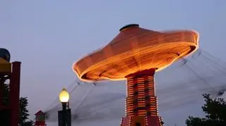Karuzela w parku rozrywki w Chicago Navy Pier