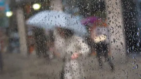 Prognoza pogody na dziś: przeplatanka deszczu ze śniegiem