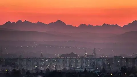 100 kilometrów na wyciągnięcie ręki. Zachód słońca nad Tatrami widziany z Krakowa