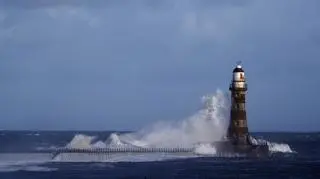 Woda stwarza ogromne zagrożenie dla południowego wybrzeża Wysp Brytyjskich