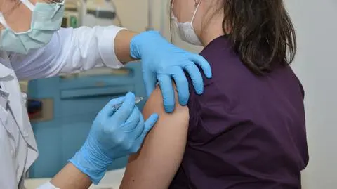 Szczepionka na koronawirusa, grypa, co dalej z pandemią. Doktor Kuchar komentuje