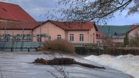 Zimowych powodzi może być na Wyspach dwa razy więcej. Przez "atmosferyczne rzeki"
