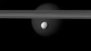 Enceladus, jeden z księżyców Saturna 