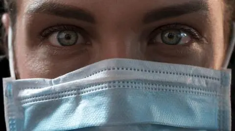 Wirusolog: noszenie maseczki jest niewygodne, ale leżenie pod respiratorem jest gorsze